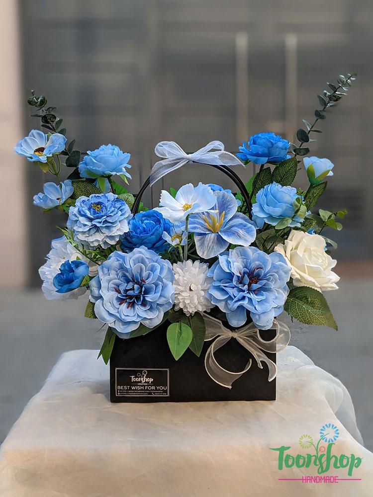 Lẵng hoa nhỏ để bàn màu xanh dương