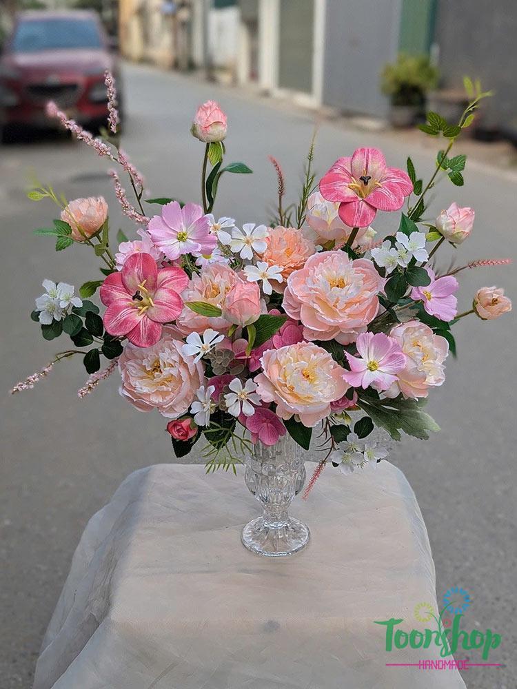 Lọ hoa lụa đẹp bày kệ tivi